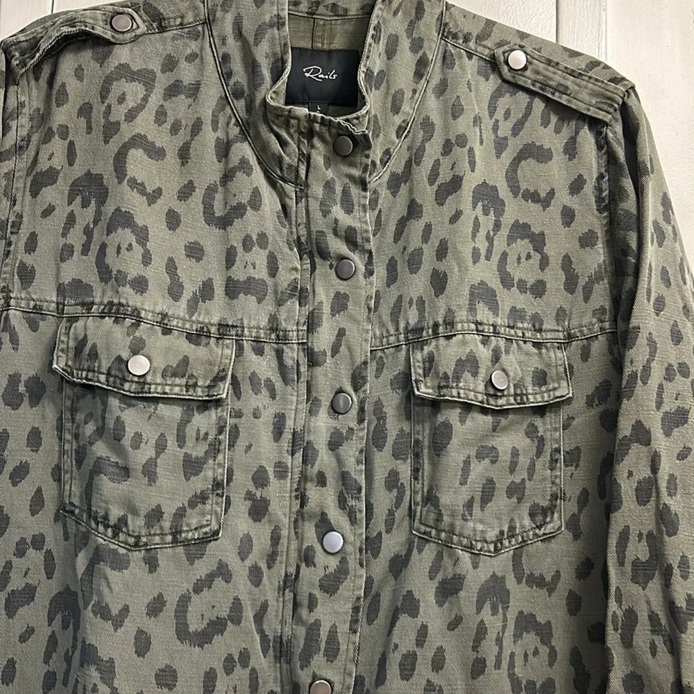 Rails - Picture 2 of 12